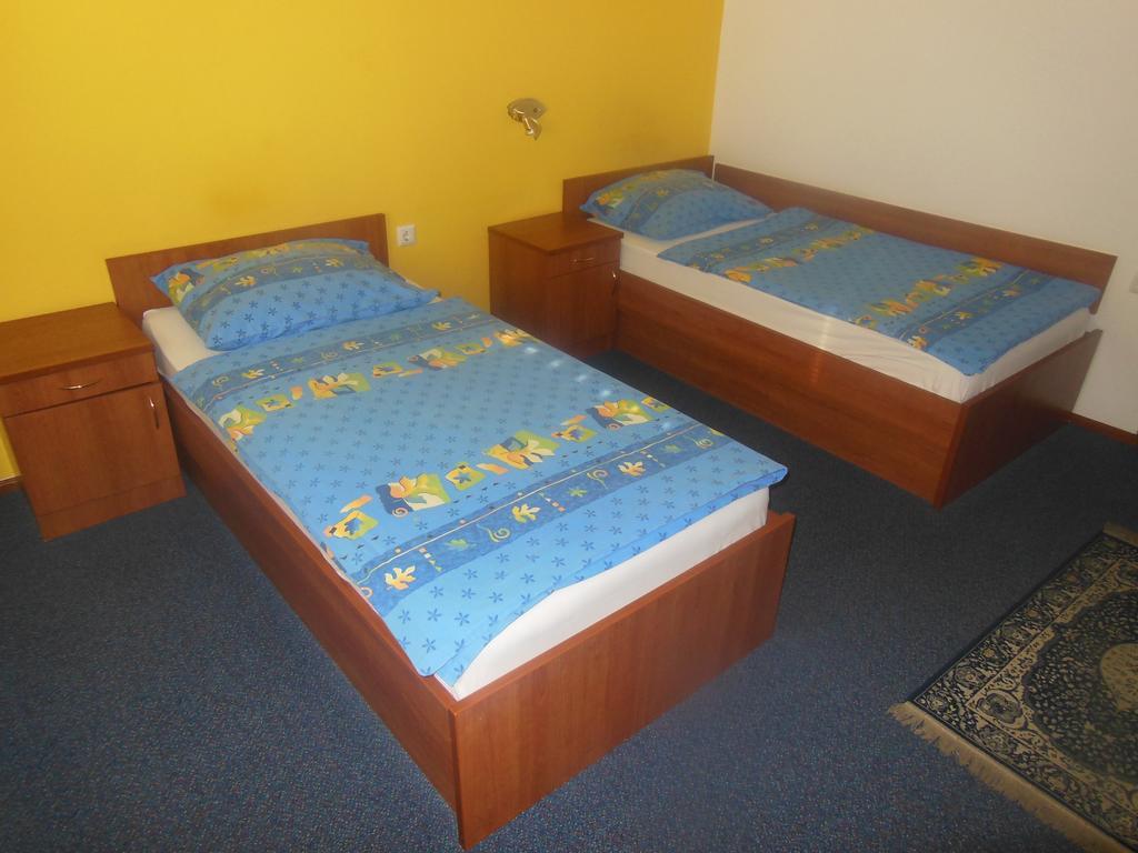 Hotel Pri Belokranjcu نوفو ميستو الغرفة الصورة